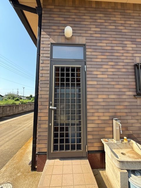 LIXIL 勝手口ドアリフォーム工事　R7.9施工　境町