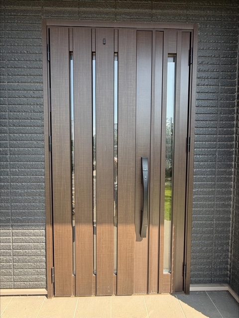 LIXIL 玄関ドアリフォーム　リシェント　Ｒ7.9施工　古河市