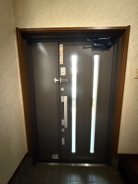 LIXIL　玄関ドアリフォーム　リシェント　Ｒ7.11施工
