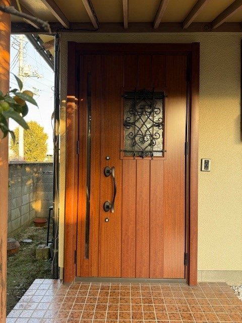 LIXIL　玄関ドアリフォーム　リシェント　R7.12施工