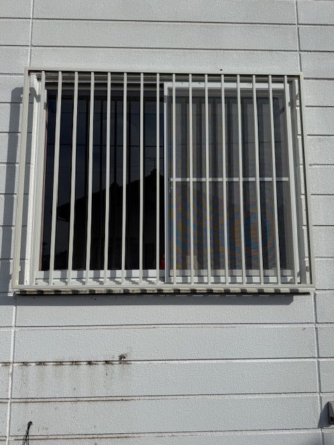 LIXIL 後付面格子　Ｒ8.2施工