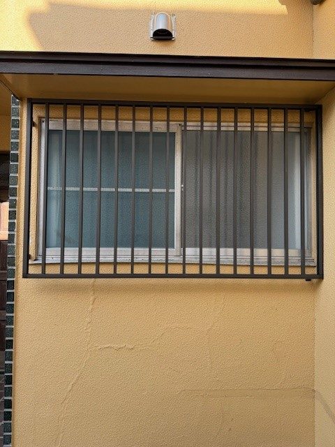 LIXIL　アルミ面格子取付工事　R8.3施工