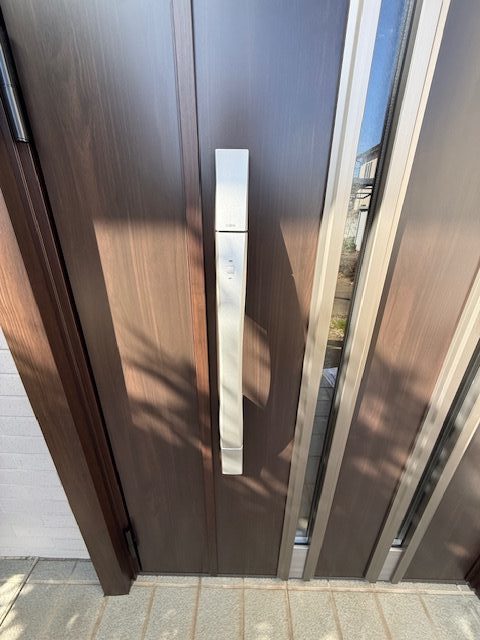 LIXIL 防犯対策　玄関ドアリフォーム工事　R8.3施工