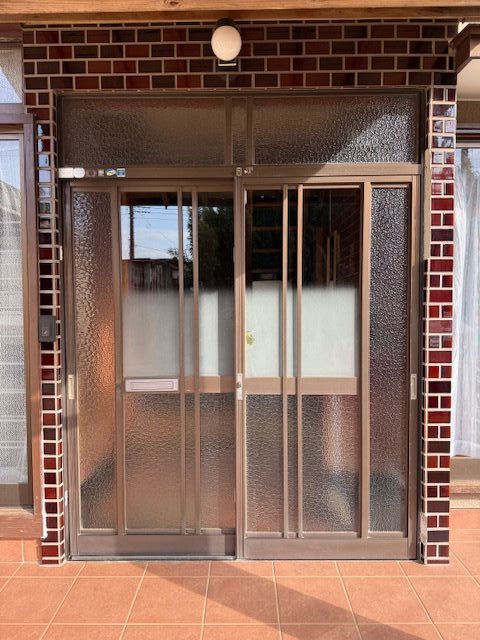 LIXIL　35年前のご縁で...　玄関リフォーム工事　R8.3施工