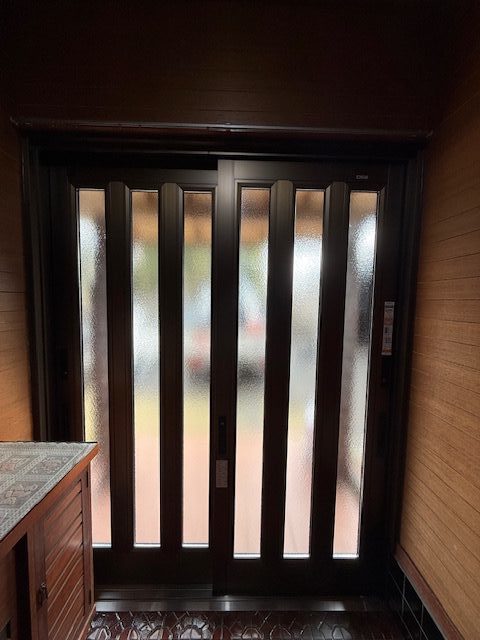 LIXIL　35年前のご縁で...　玄関リフォーム工事　R8.3施工